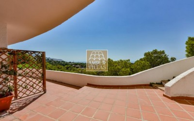 Exclusiva villa con impresionantes vistas panorámicas junto al Club de Golf de Altea